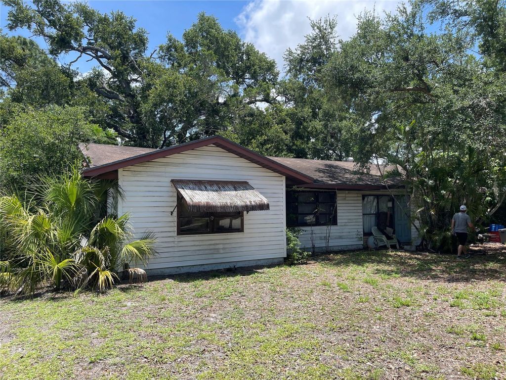 Photo of 1311 S Brink Avenue, Sarasota, FL 34239 (MLS # A4698328)