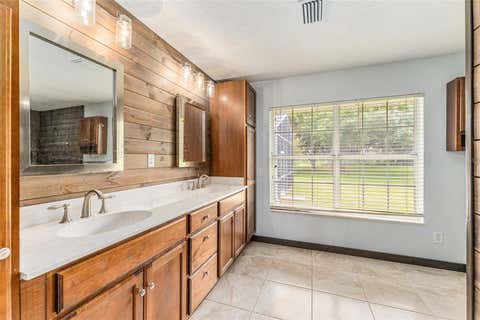 Tiny photo for 11851 SW 38th Street, Ocala, FL 34481 (MLS # OM727841)