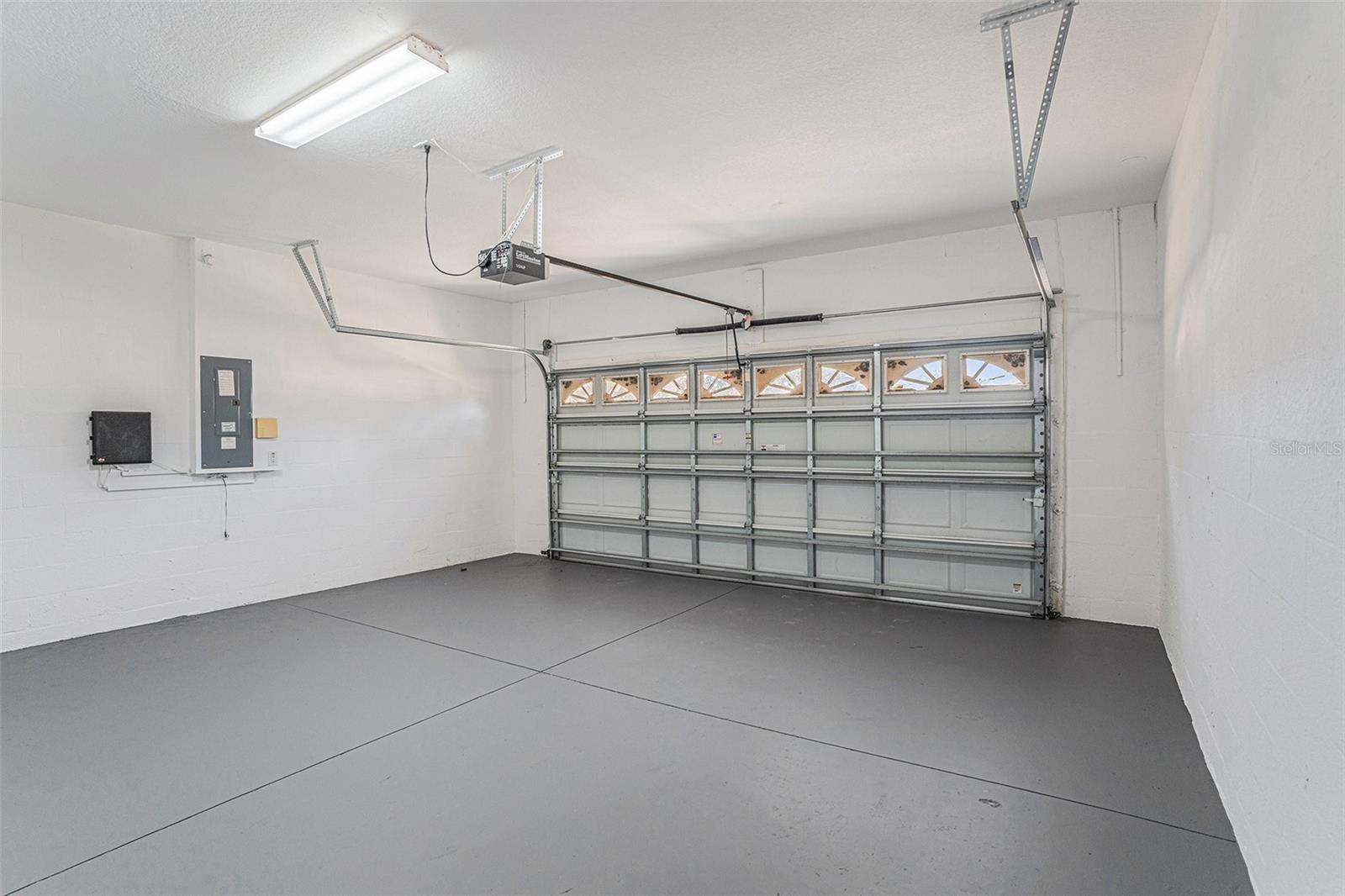 PARKWAY CENTER - Residential Lease