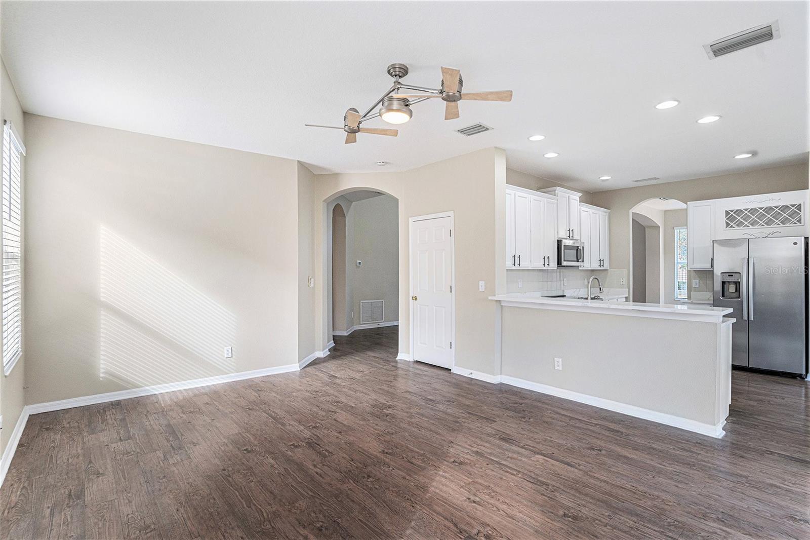 PARKWAY CENTER - Residential Lease