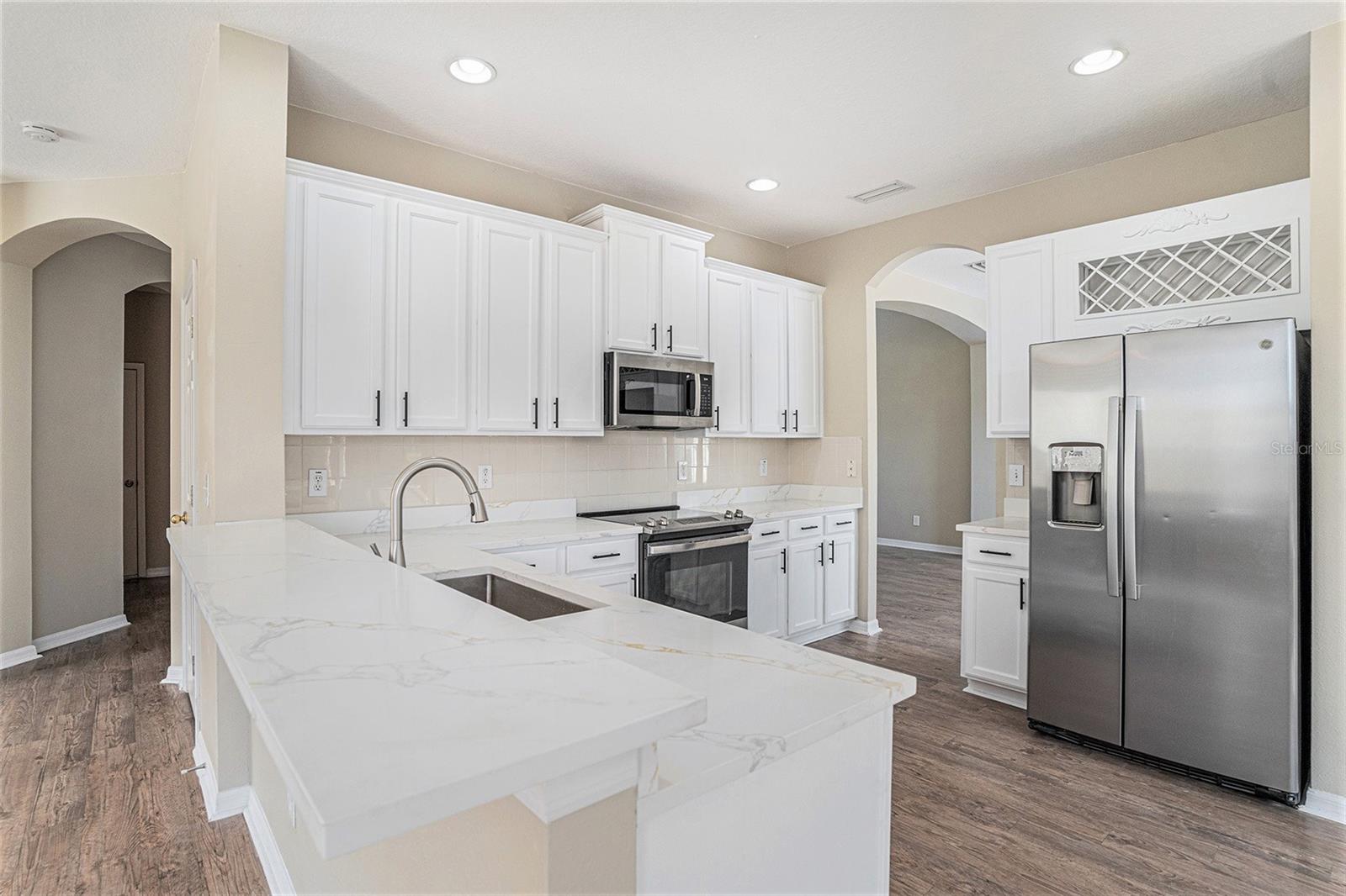 PARKWAY CENTER - Residential Lease