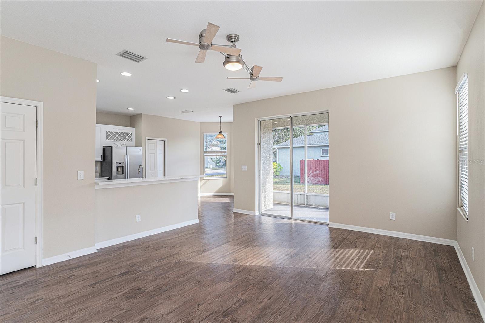 PARKWAY CENTER - Residential Lease