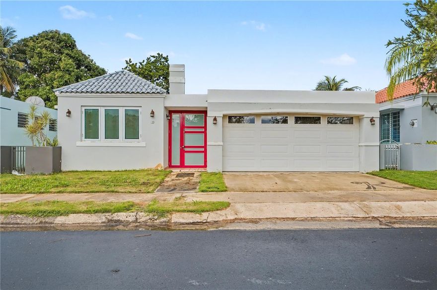 Here's the English translation for your MLS public remarks:
Paisajes de Dorado | Single-Story Home
Single-level residence located in an excellent community in Dorado, ideal for those seeking comfort and functionality.
Features:

3 bedrooms
2 bathrooms
1,545 square feet of construction
4,165 square feet lot (387 square meters)

Additional Details:

Equipped property
Comfortable and functional single-level layout
Great location within the community