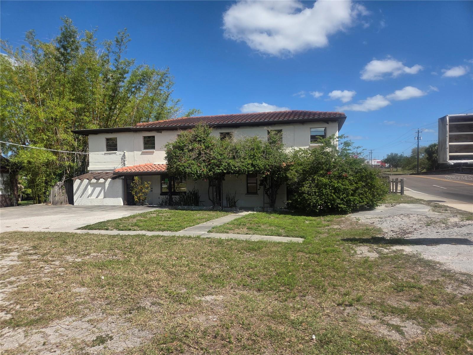 8002 N FLORIDA AVENUE