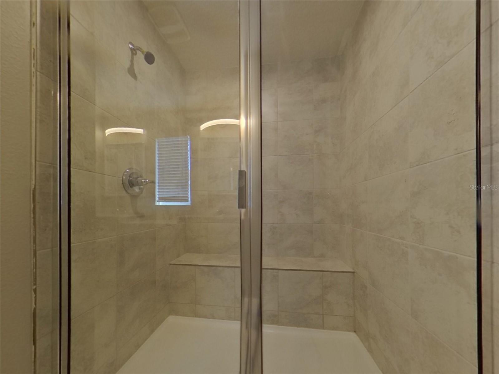 VICTORIA TRLS NORTHWEST 7 PH 2 - Residential Lease