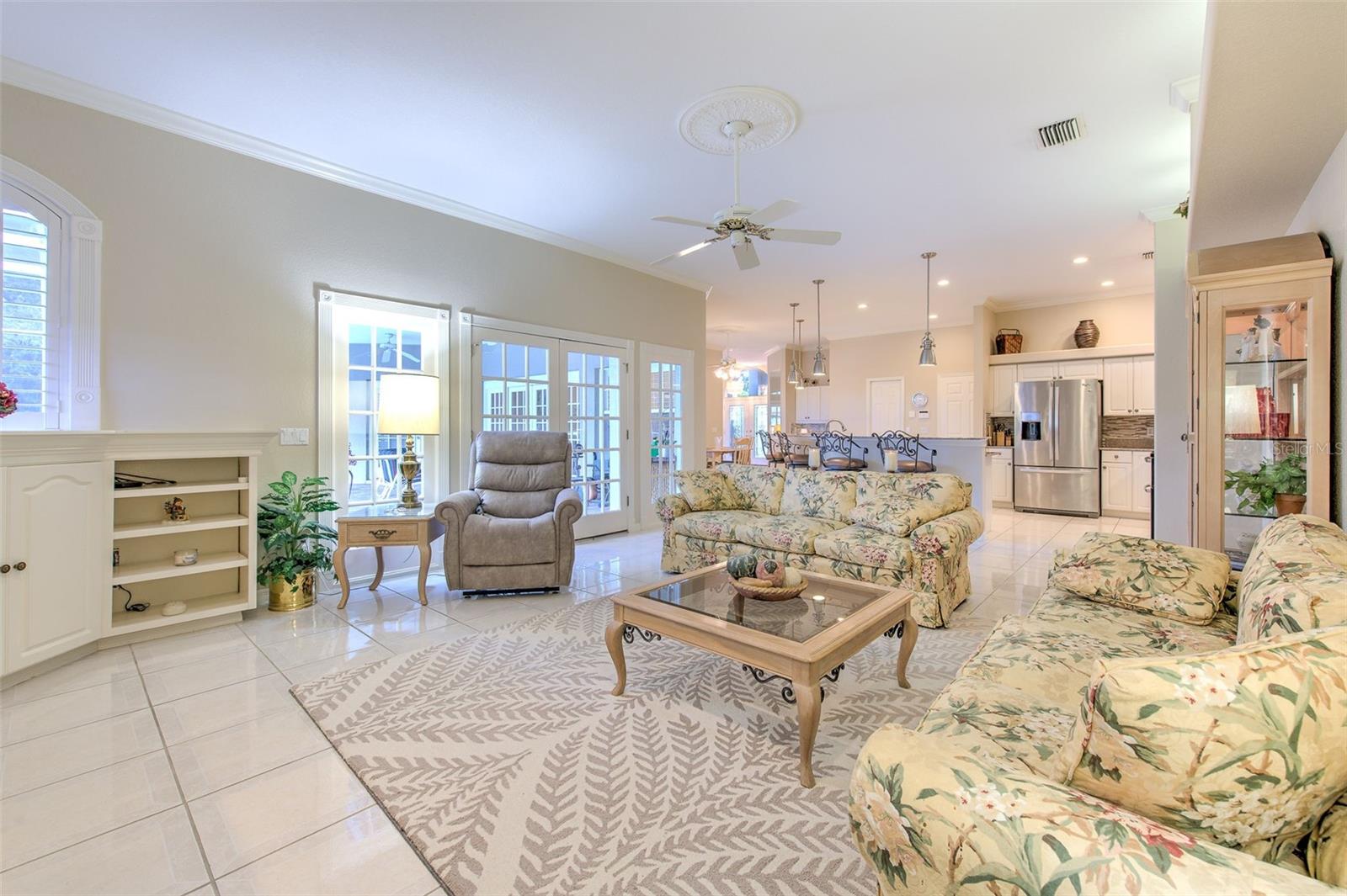 RIVER HILLS COUNTRY CLUB PH - Residential