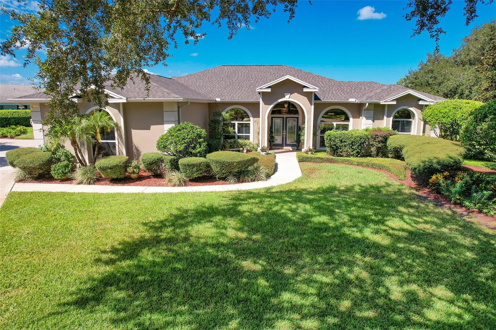 RIVER HILLS COUNTRY CLUB PH - Residential
