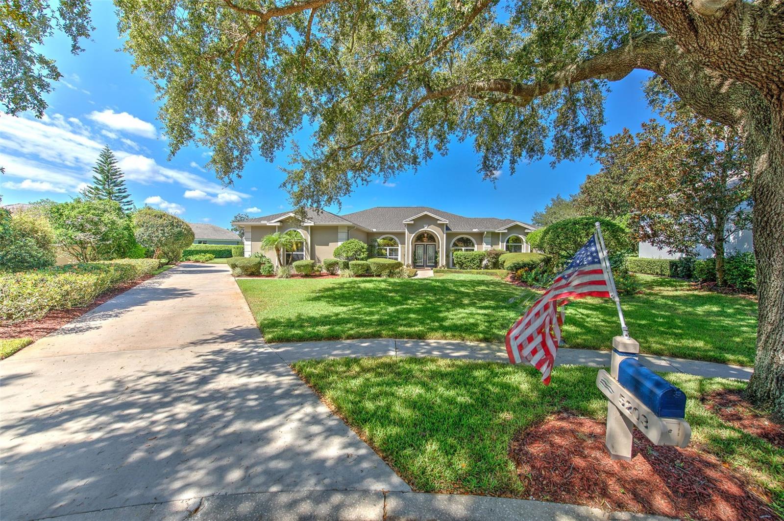 RIVER HILLS COUNTRY CLUB PH - Residential