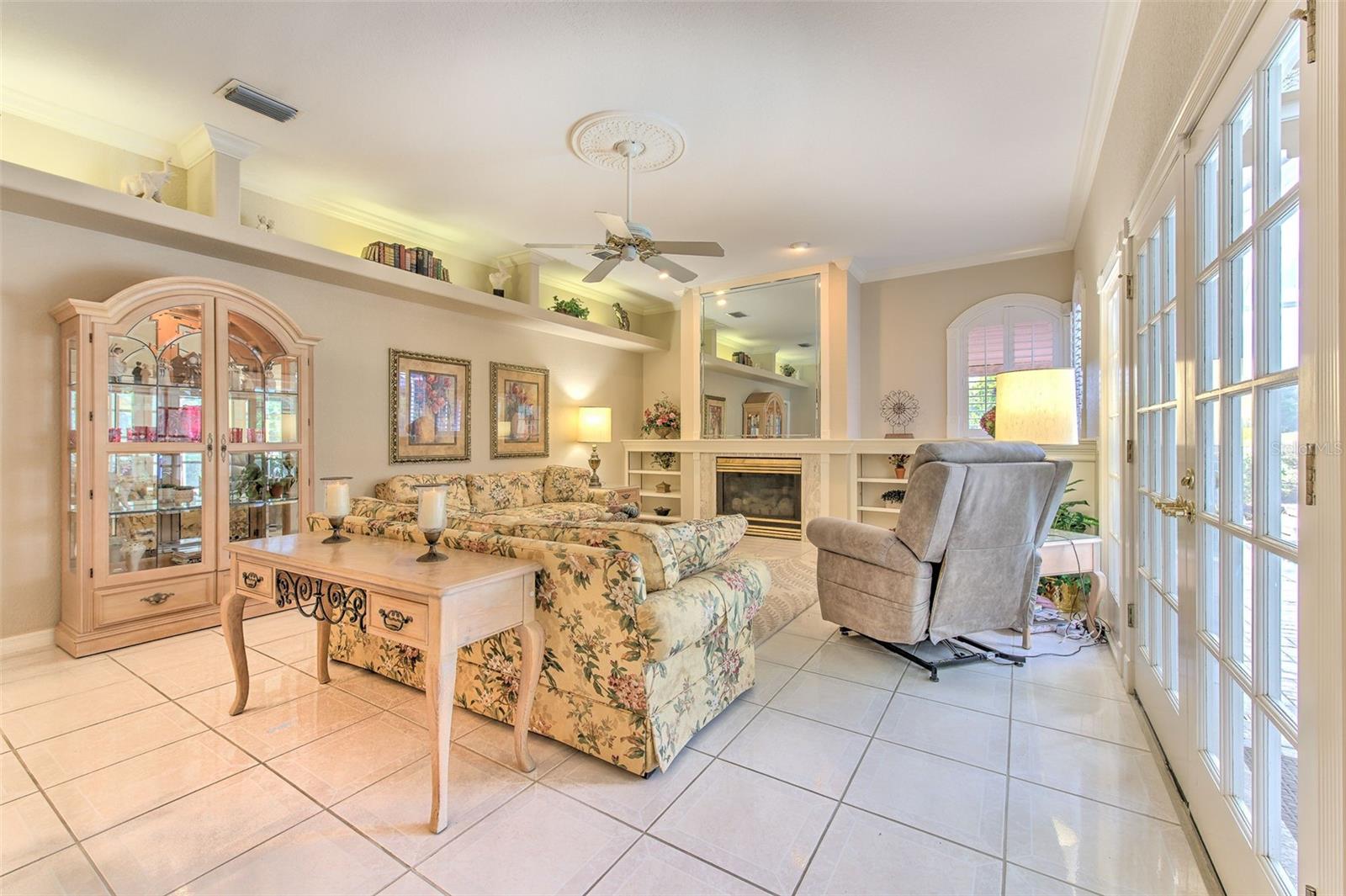 RIVER HILLS COUNTRY CLUB PH - Residential
