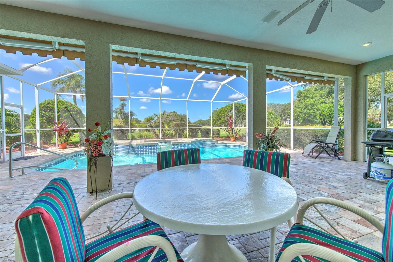 RIVER HILLS COUNTRY CLUB PH - Residential
