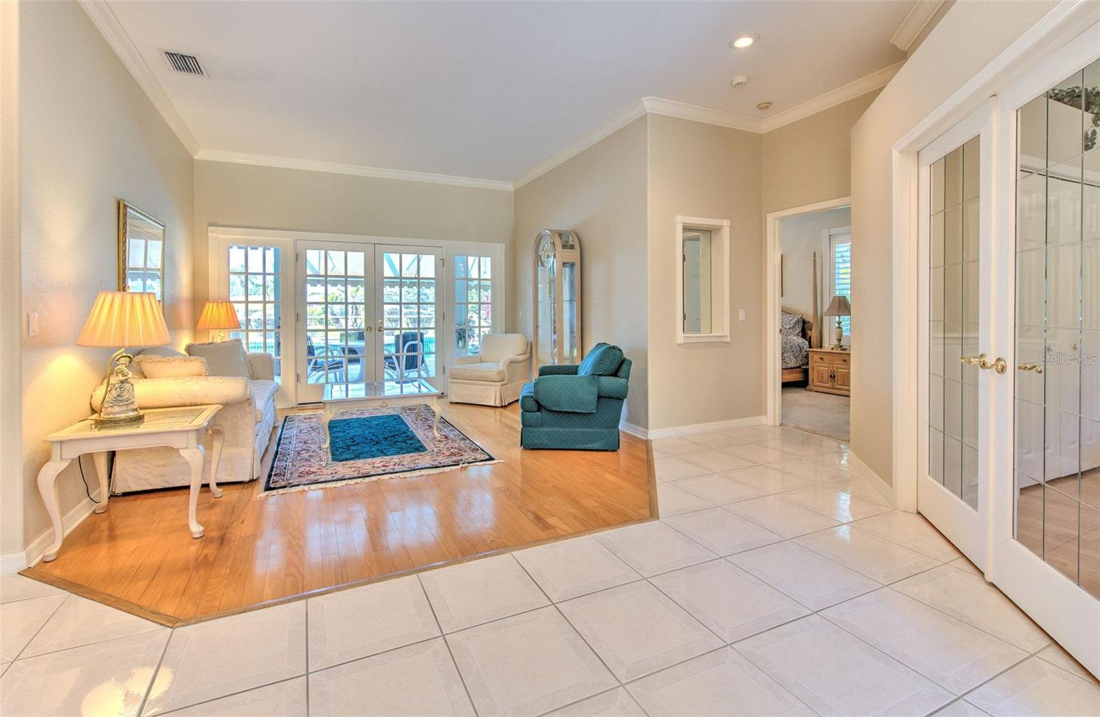 RIVER HILLS COUNTRY CLUB PH - Residential