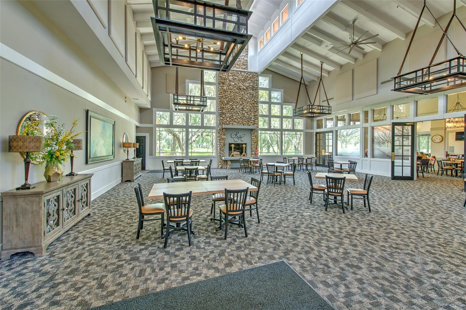 RIVER HILLS COUNTRY CLUB PH - Residential