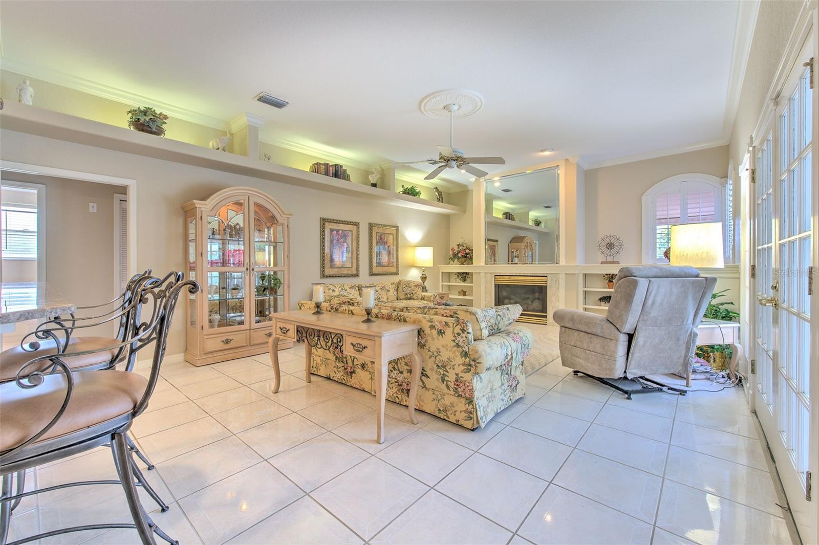 RIVER HILLS COUNTRY CLUB PH - Residential