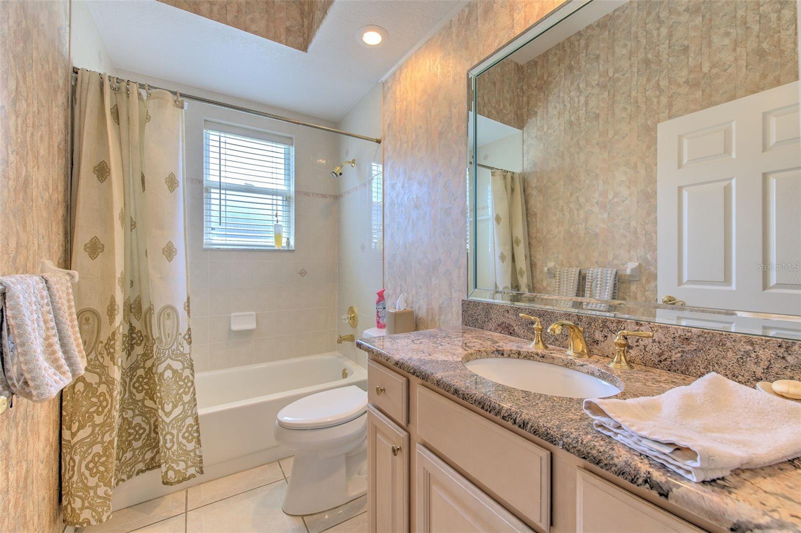 RIVER HILLS COUNTRY CLUB PH - Residential