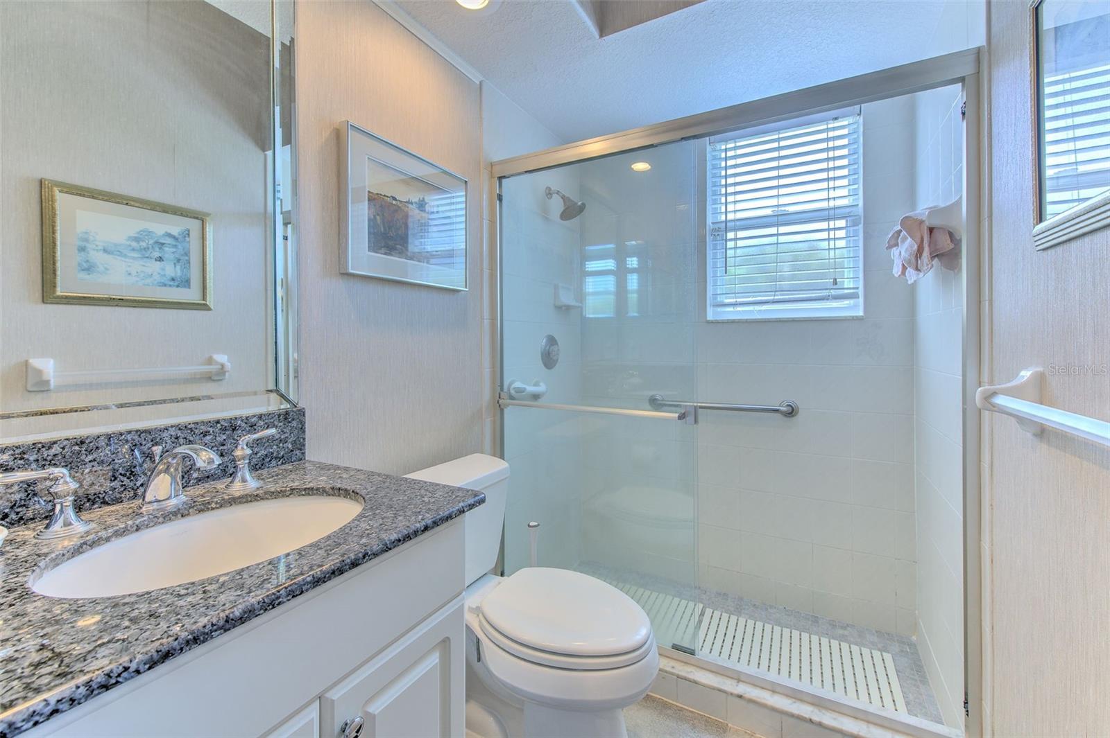 RIVER HILLS COUNTRY CLUB PH - Residential