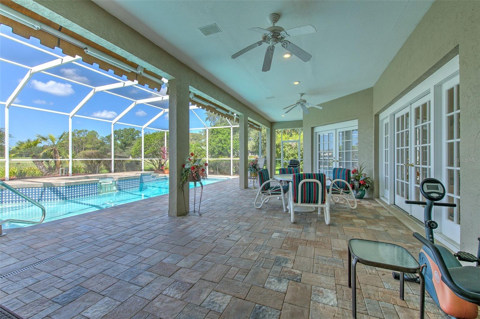 RIVER HILLS COUNTRY CLUB PH - Residential