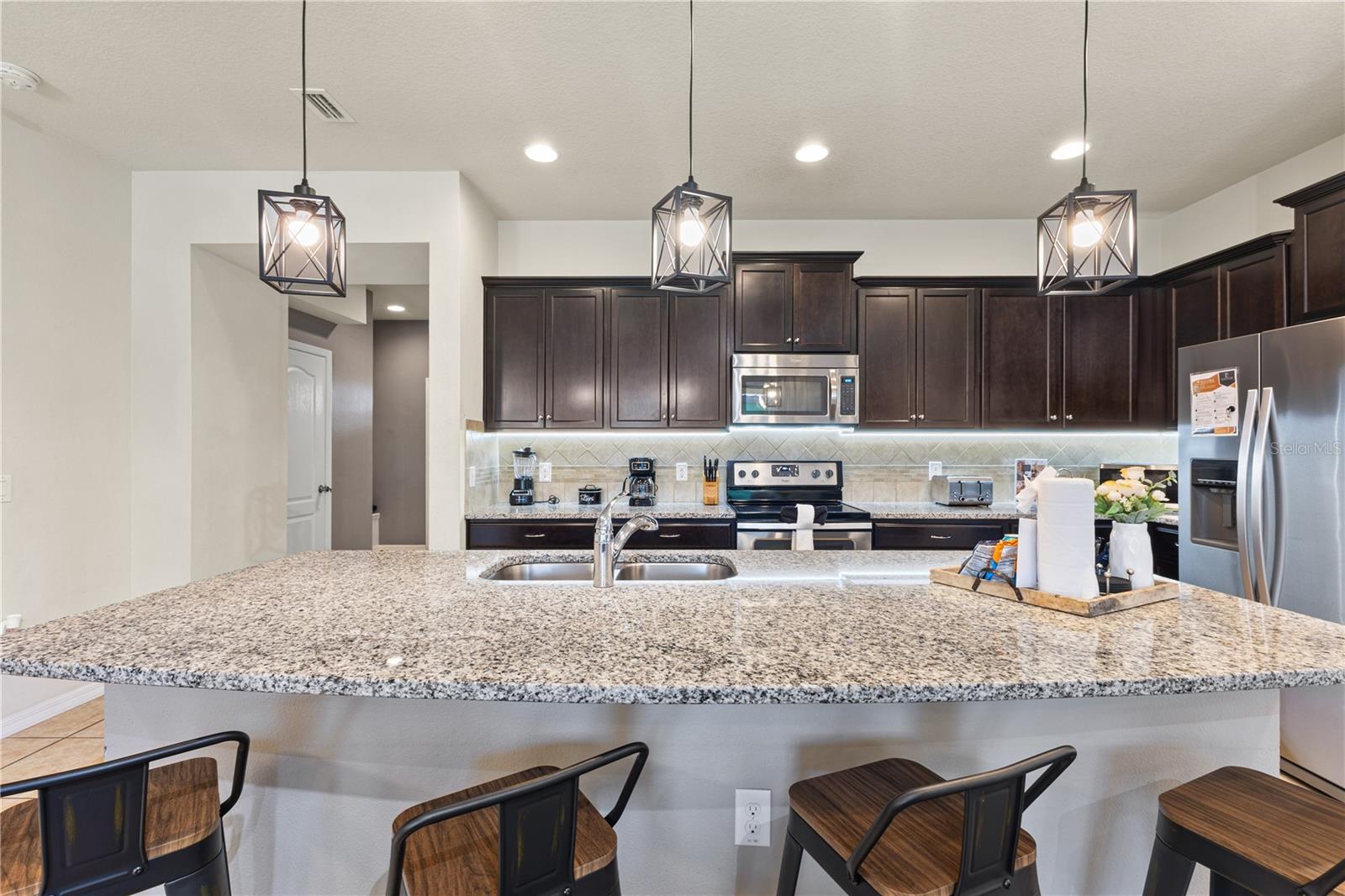 WINDSOR AT WESTSIDE PH 1 - Residential Lease