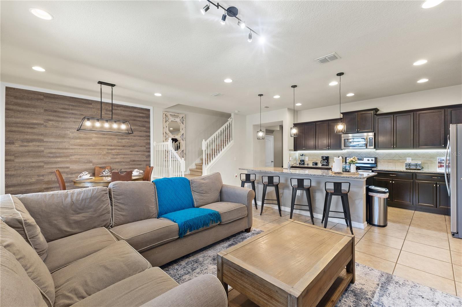 WINDSOR AT WESTSIDE PH 1 - Residential Lease