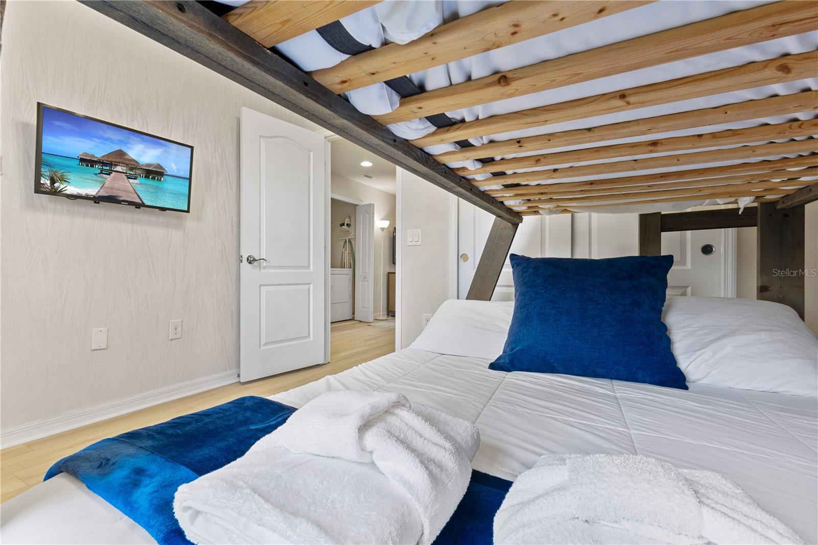 WINDSOR AT WESTSIDE PH 1 - Residential Lease