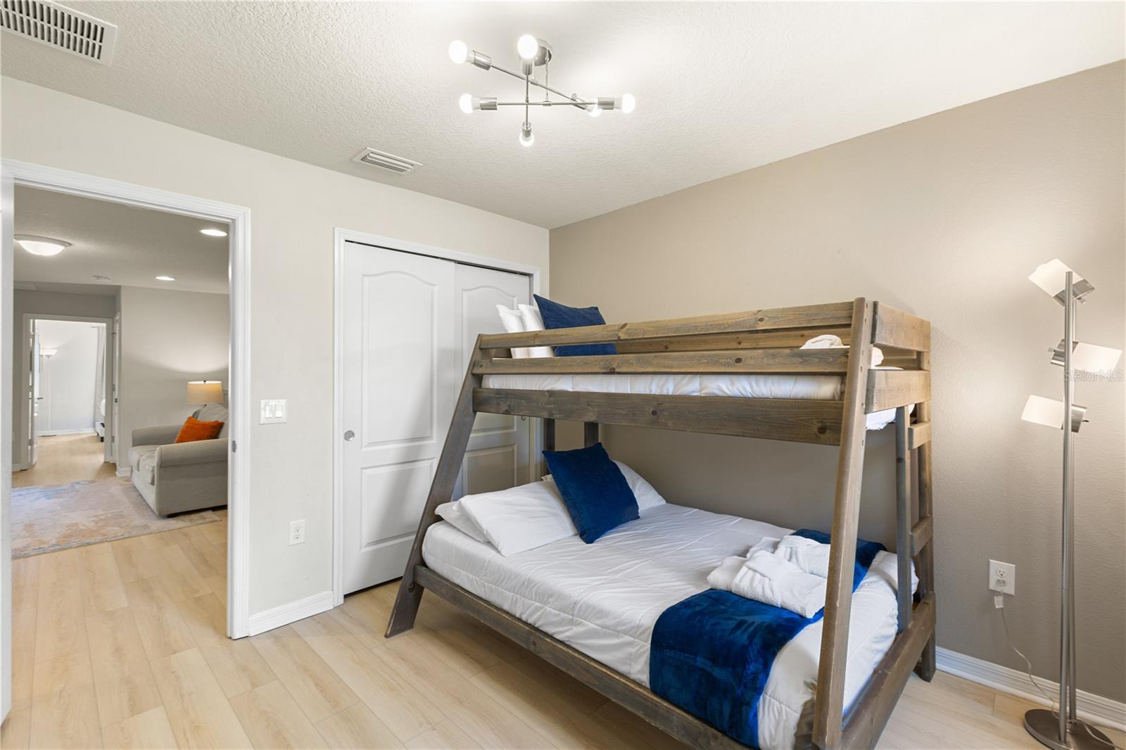 WINDSOR AT WESTSIDE PH 1 - Residential Lease