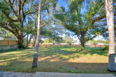 A home in WINTER HAVEN