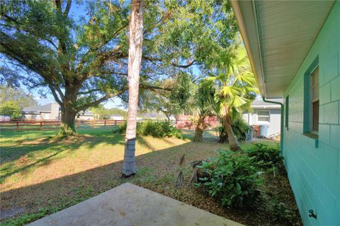 A home in WINTER HAVEN