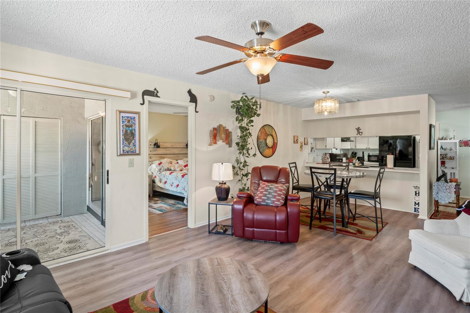 HILLSIDE CONDO - Residential