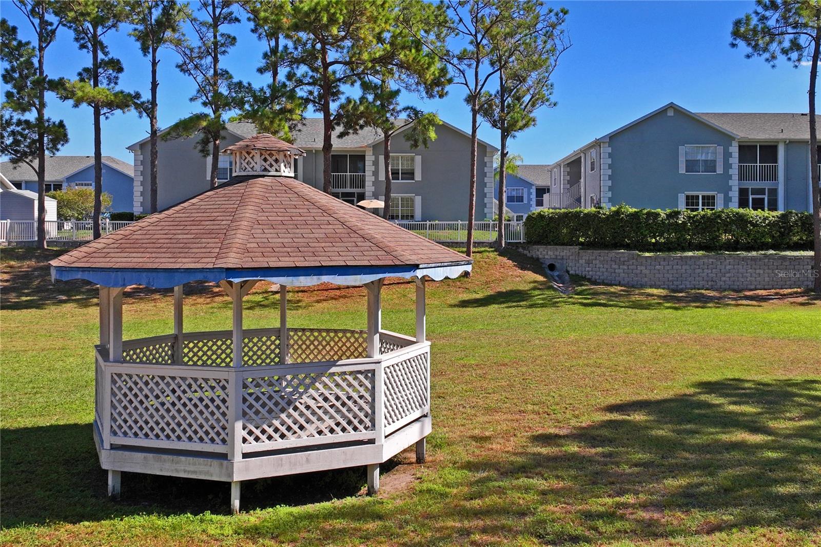 HILLSIDE CONDO - Residential