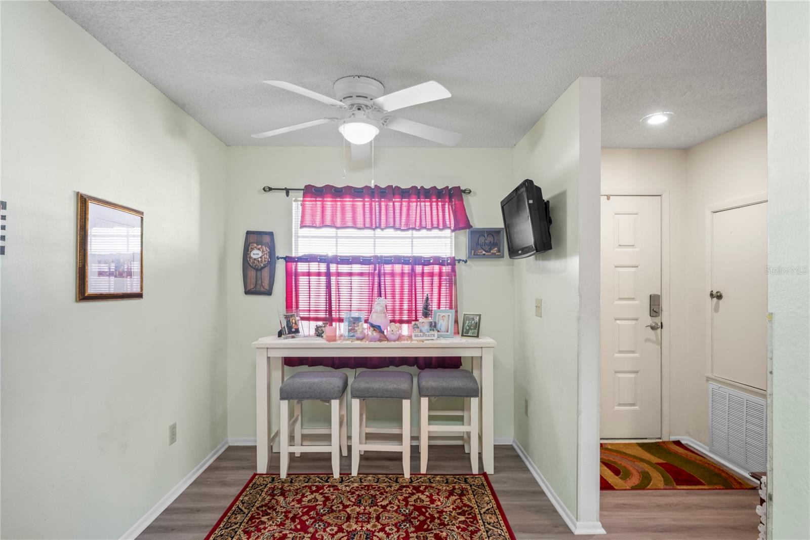 HILLSIDE CONDO - Residential