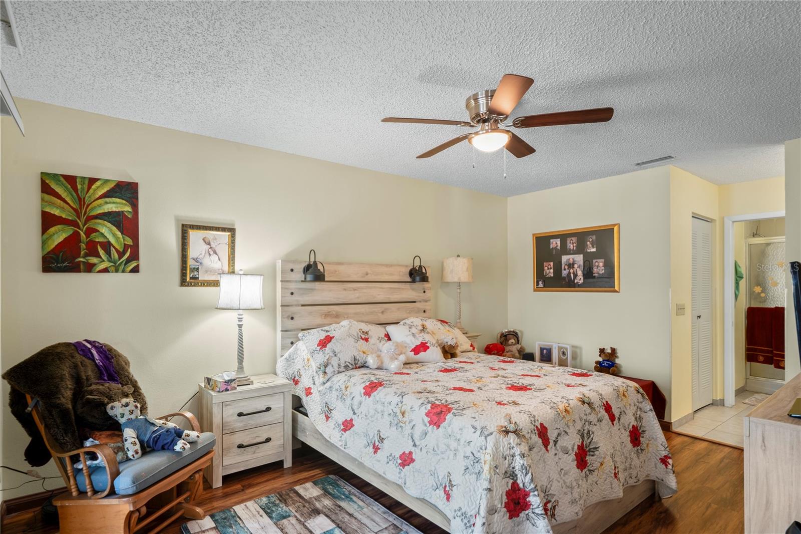 HILLSIDE CONDO - Residential
