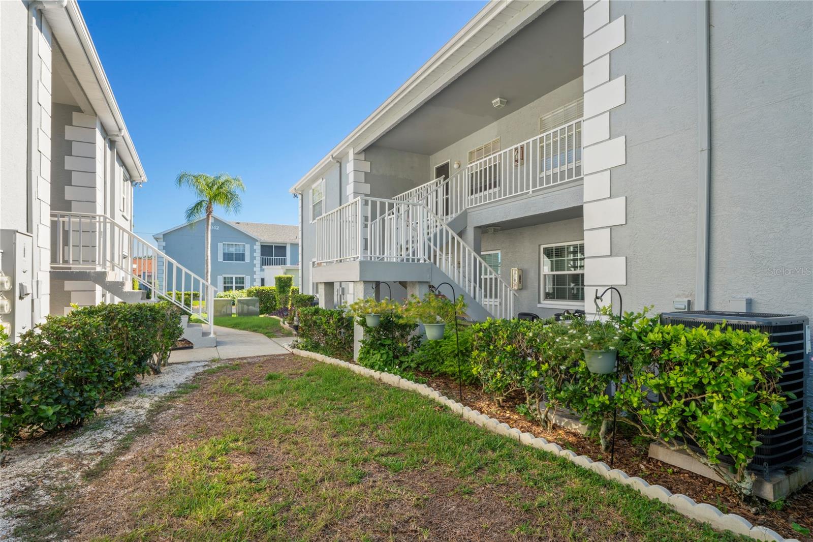 HILLSIDE CONDO - Residential