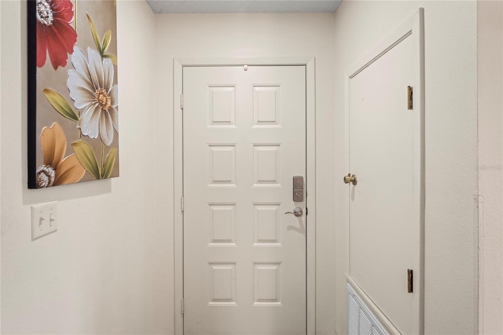 HILLSIDE CONDO - Residential