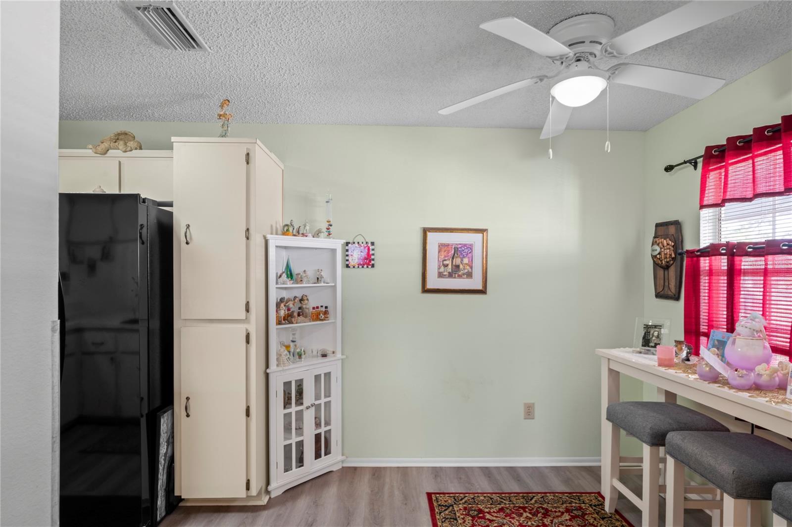 HILLSIDE CONDO - Residential