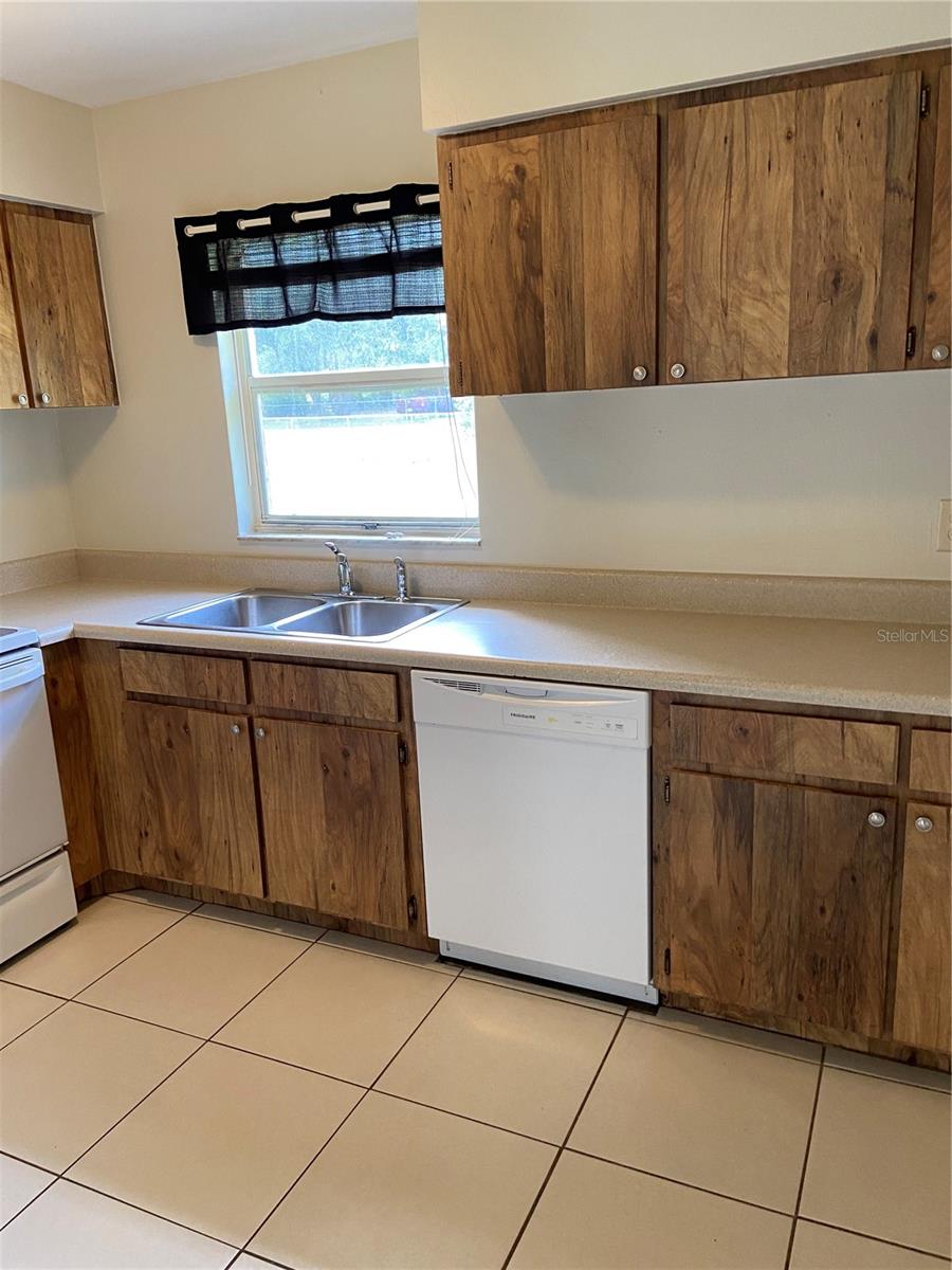 MACKEY GROVE - Residential Lease