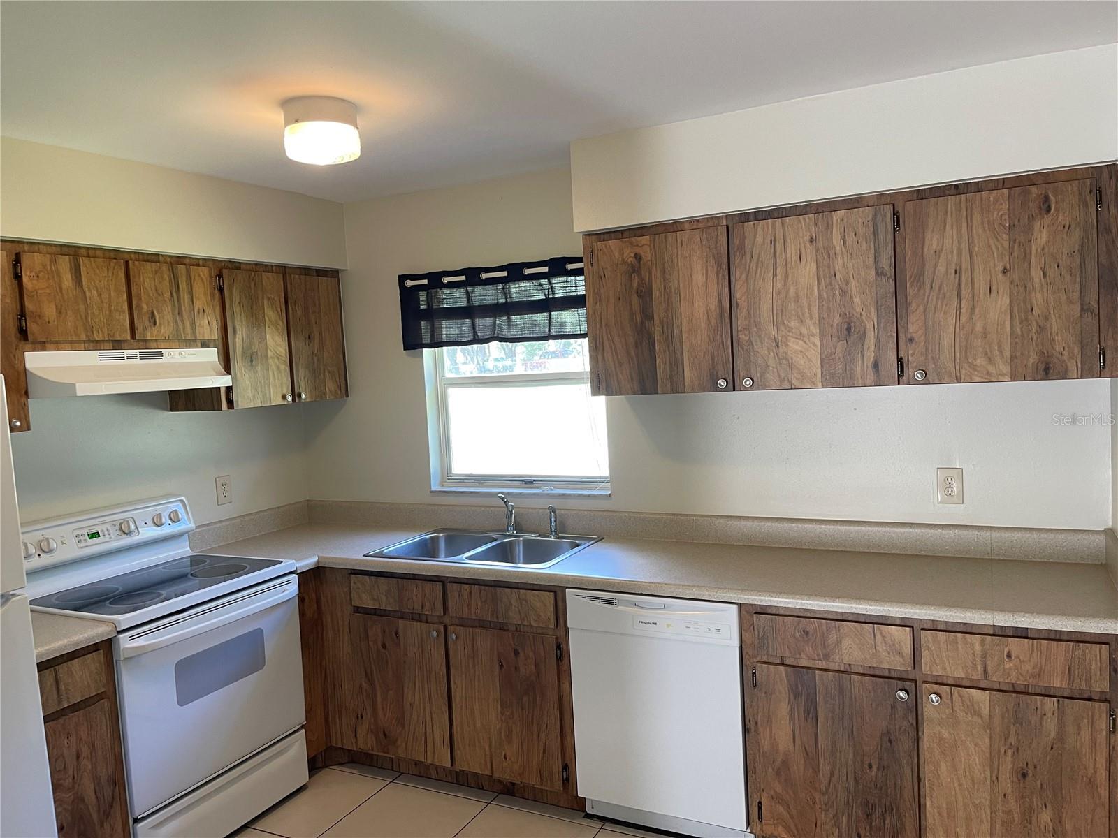 MACKEY GROVE - Residential Lease