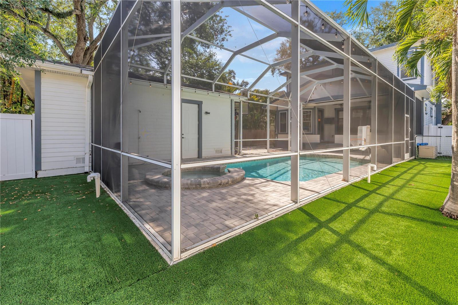 BROBSTON FENDIG & CO HALF WA - Residential