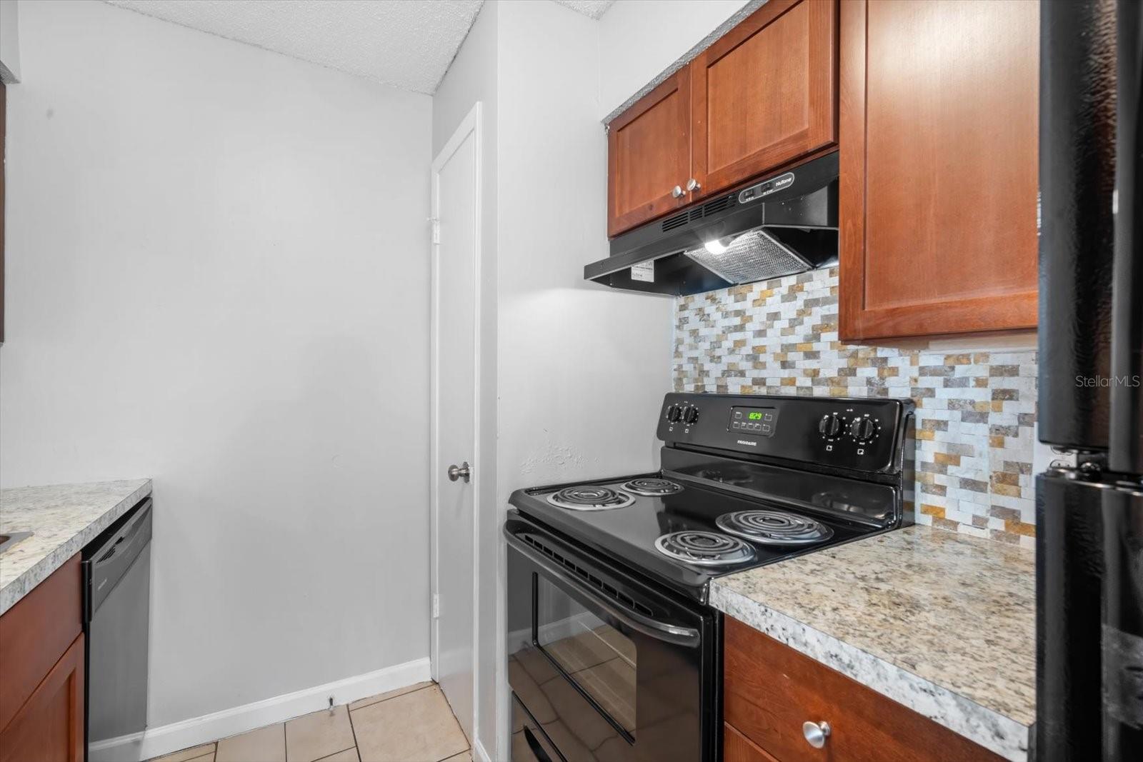 THE HAMPTONS AT BRANDON A CONDO - Residential