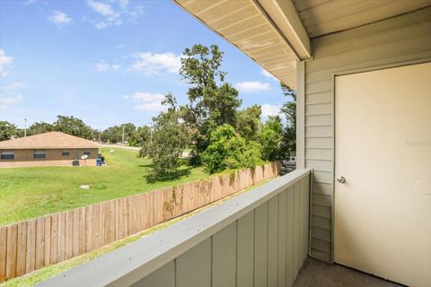 Photo of 239 Red Maple Place, Brandon, FL 33510 (MLS # TB8418940)