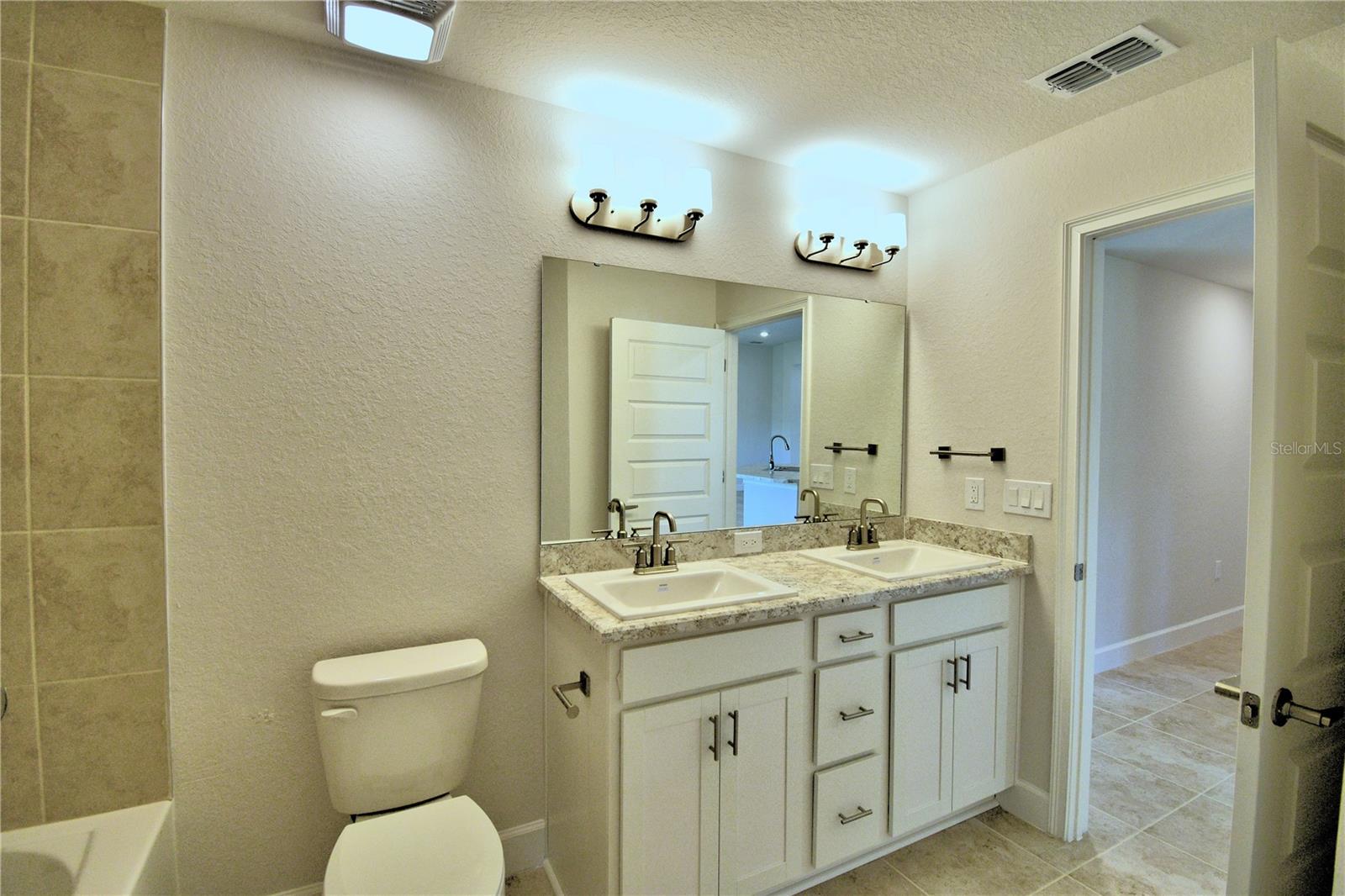 CADENCE CROSSING - Residential