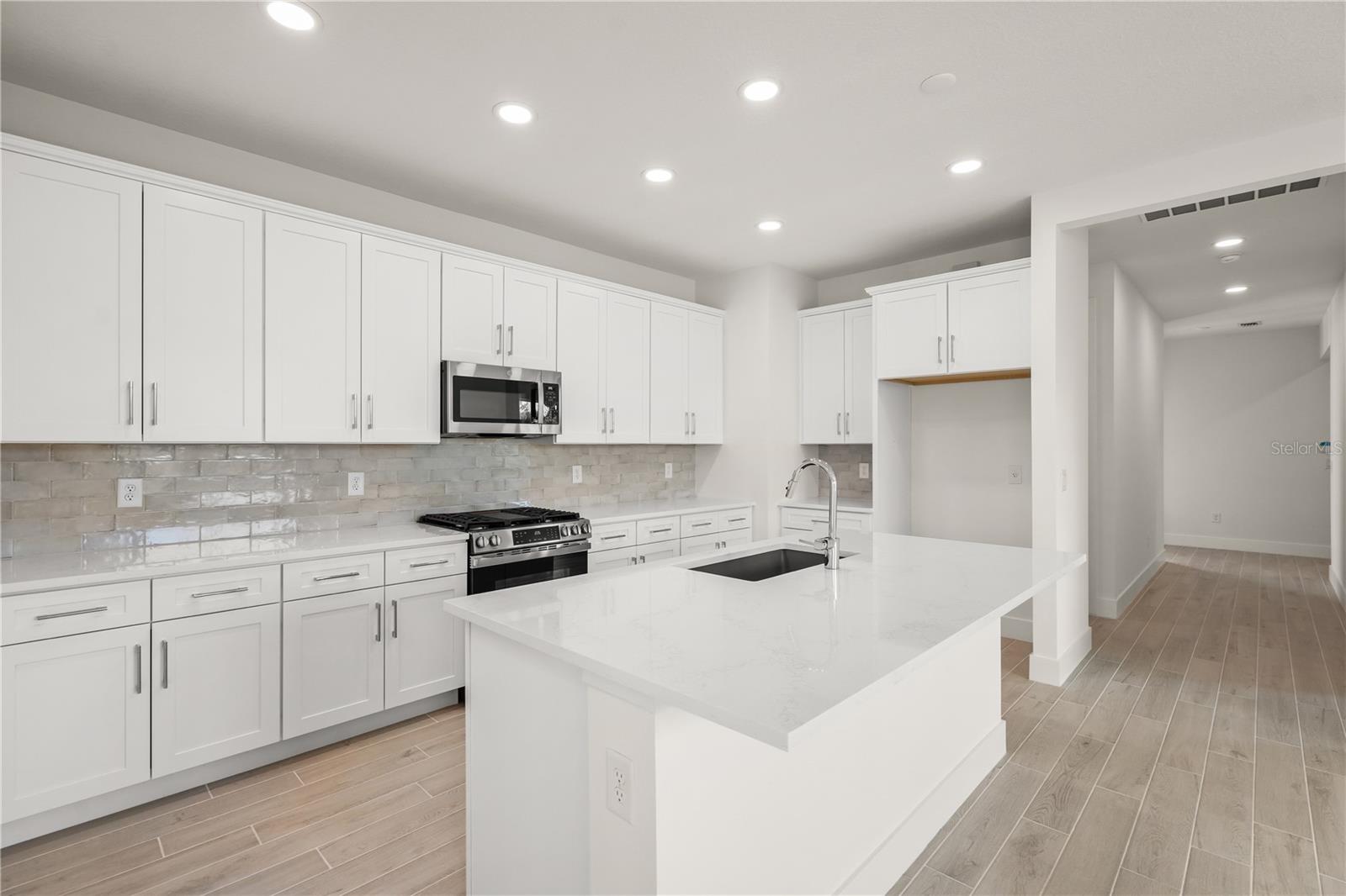 SHELLSTONE AT WATERSIDE - Residential