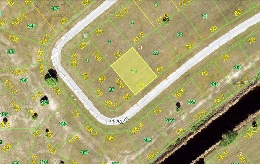 This lot in Rotonda Villas is already clear, with public water and sewer. Only minutes to Boca Grande's and Englewood's white beaches, marinas, boat ramp, fishing, golf courses, restaurants, and shopping.