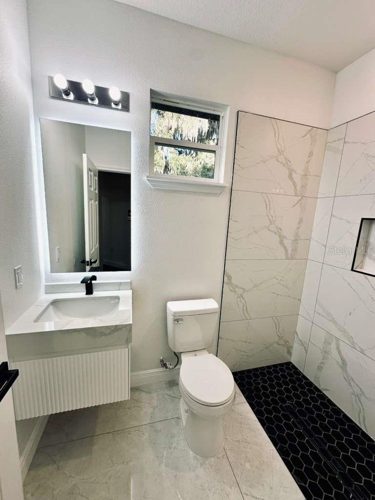 LAKE SIDE TERRACE - Residential