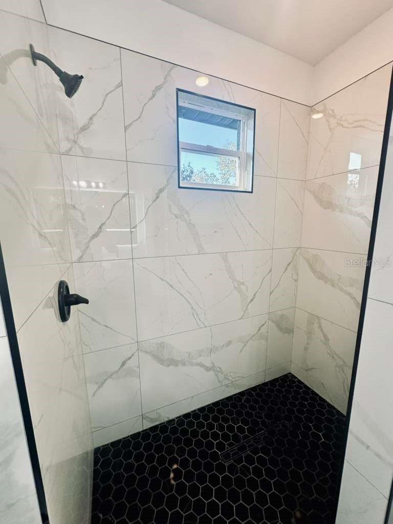 LAKE SIDE TERRACE - Residential