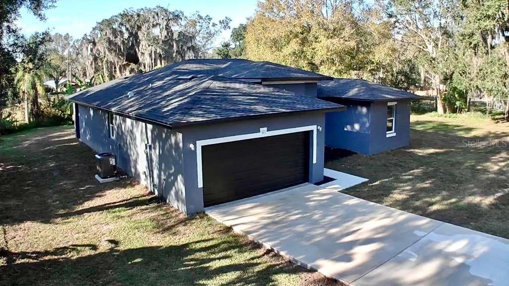 LAKE SIDE TERRACE - Residential