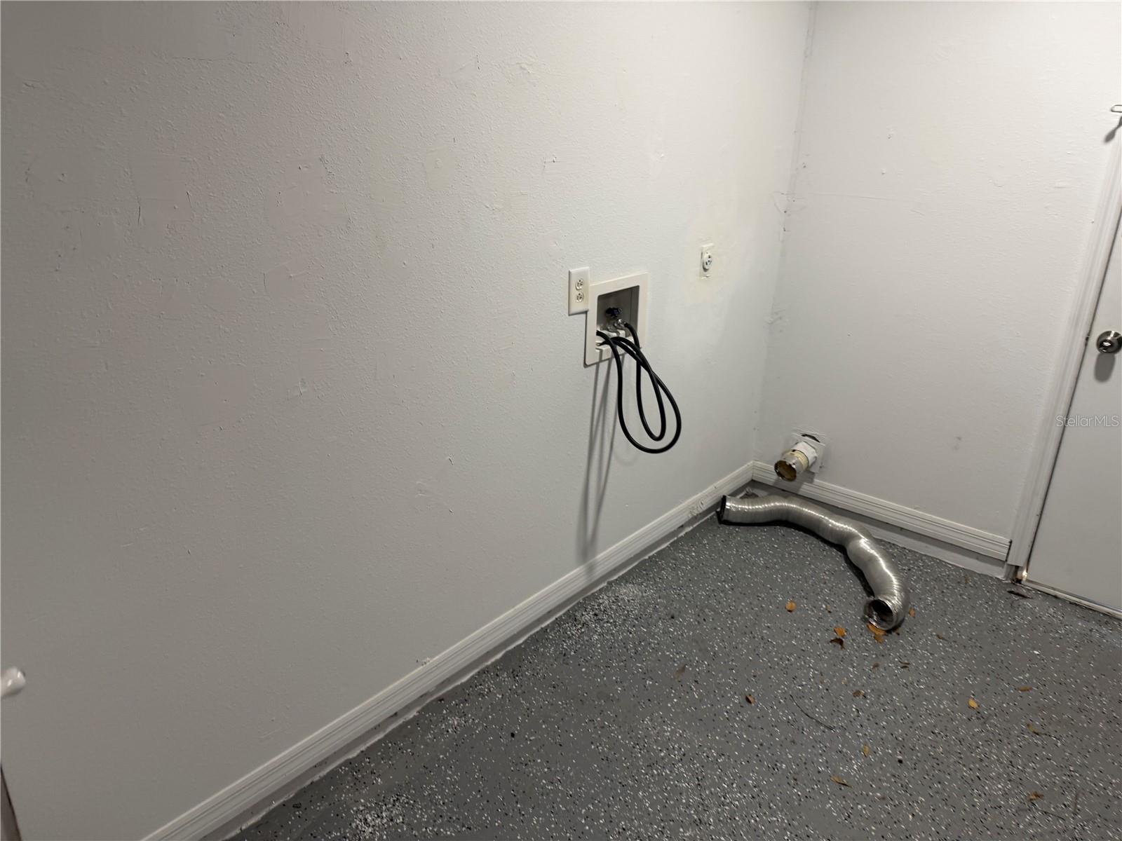 SILVER SPGS SHORES - Residential Lease