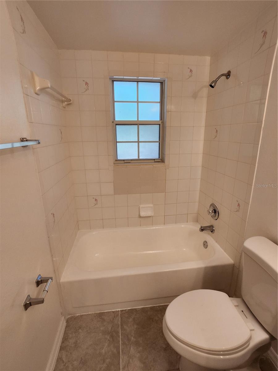 SILVER SPGS SHORES - Residential Lease