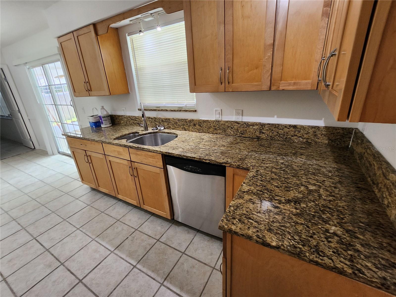 SILVER SPGS SHORES - Residential Lease