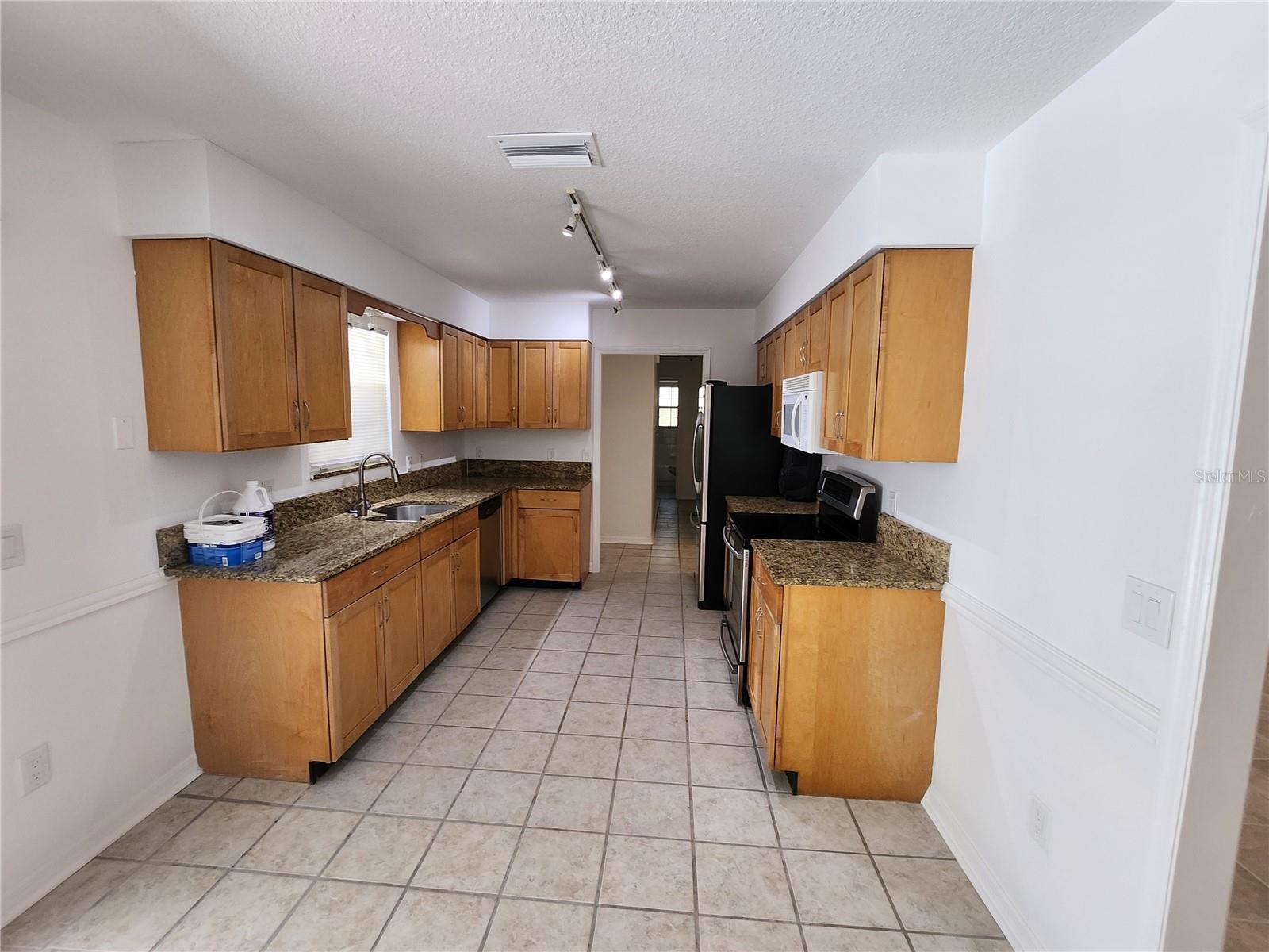 SILVER SPGS SHORES - Residential Lease