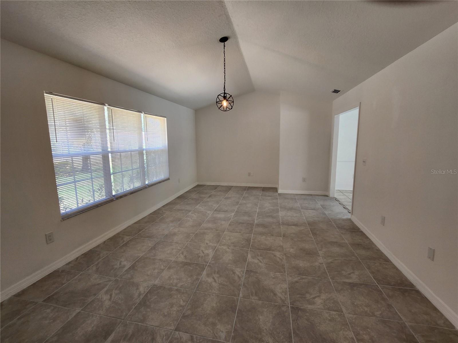 SILVER SPGS SHORES - Residential Lease