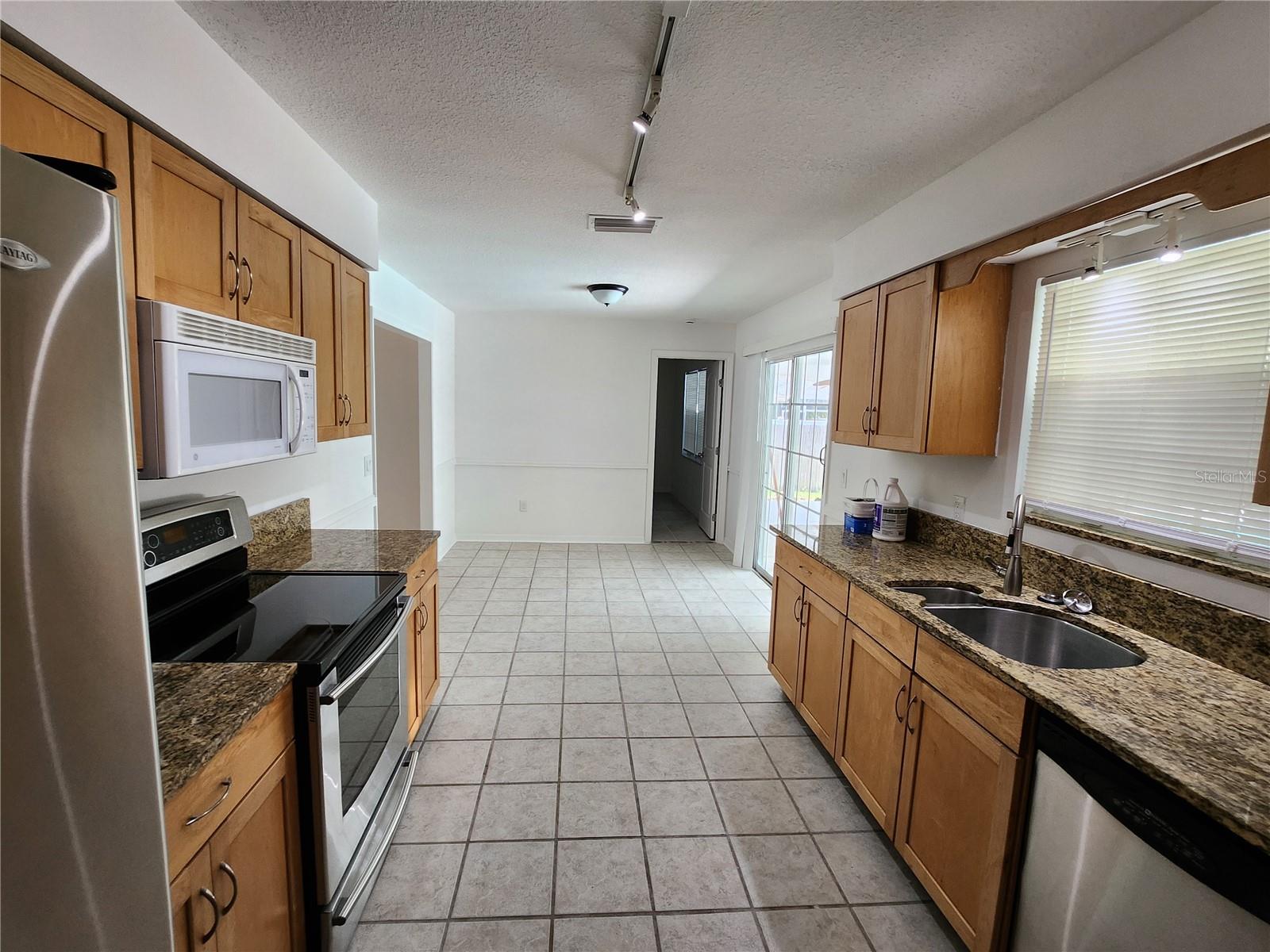 SILVER SPGS SHORES - Residential Lease